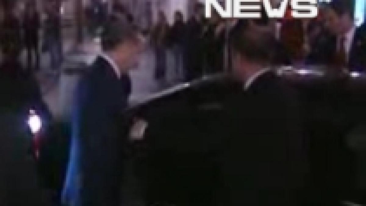 premierul turciei a fost atacat cu un pantof in timpul unei vizite in spania video