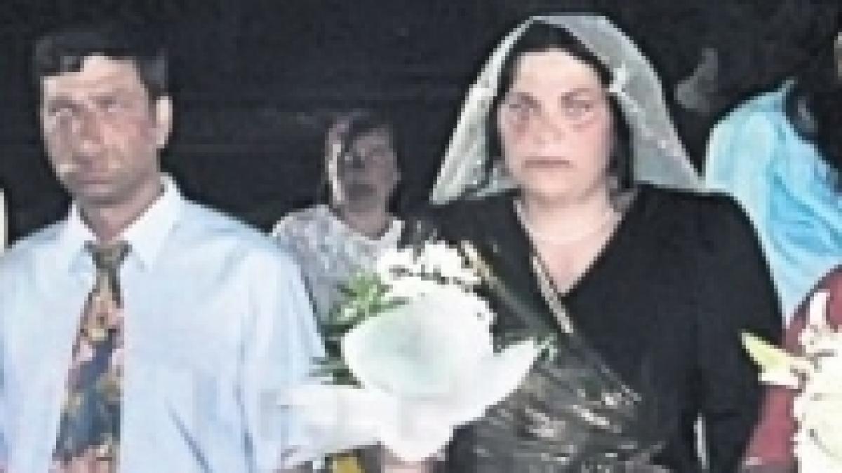 nunta romaneasca fotografie cu o mireasa invinetita comentata de mircea badea video