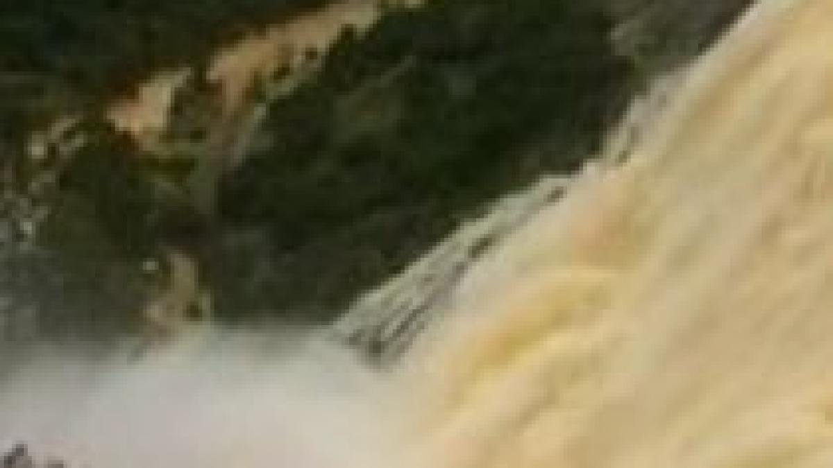 ploile abundente fac ravagii in spania doi oameni au murit si peste 1 500 au fost evacuati video