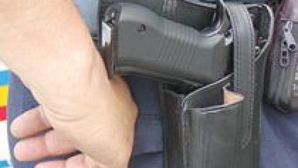 un politist din pitesti s a impuscat mortal in cap