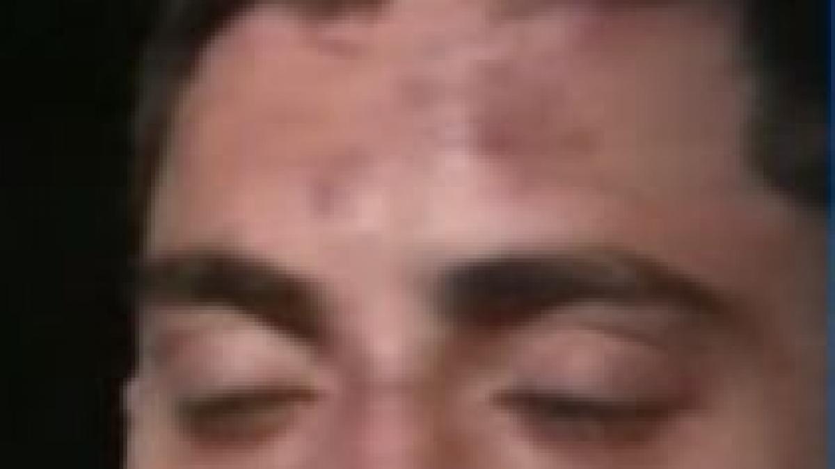 un resitean sustine ca a fost batut de politisti pentru ca a refuzat sa faca o declaratie video