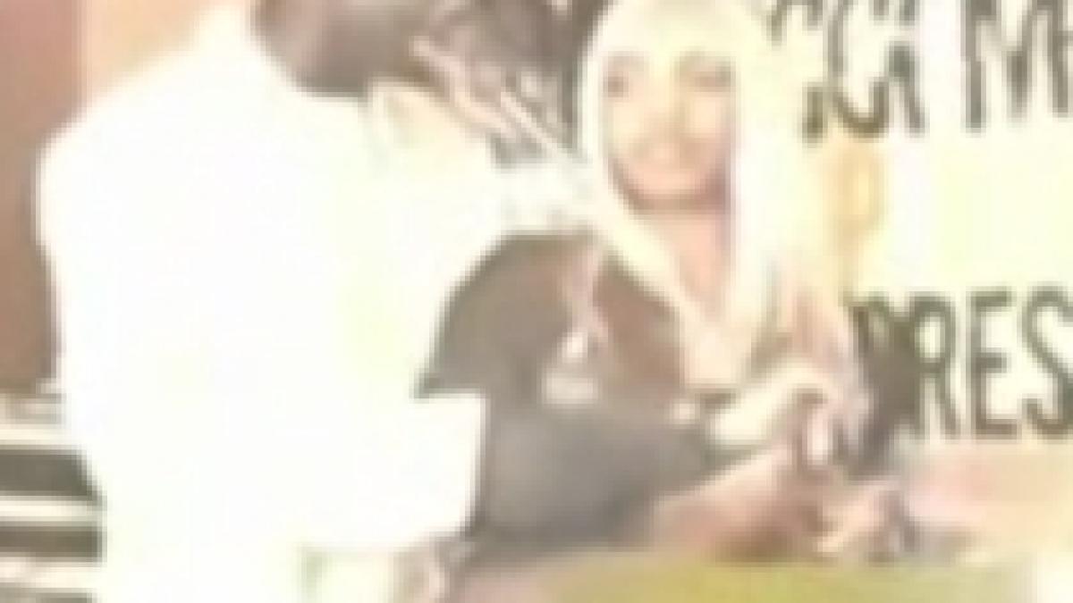 un rapper face k o o admiratoare pentru ca se simtea sufocat de ea video