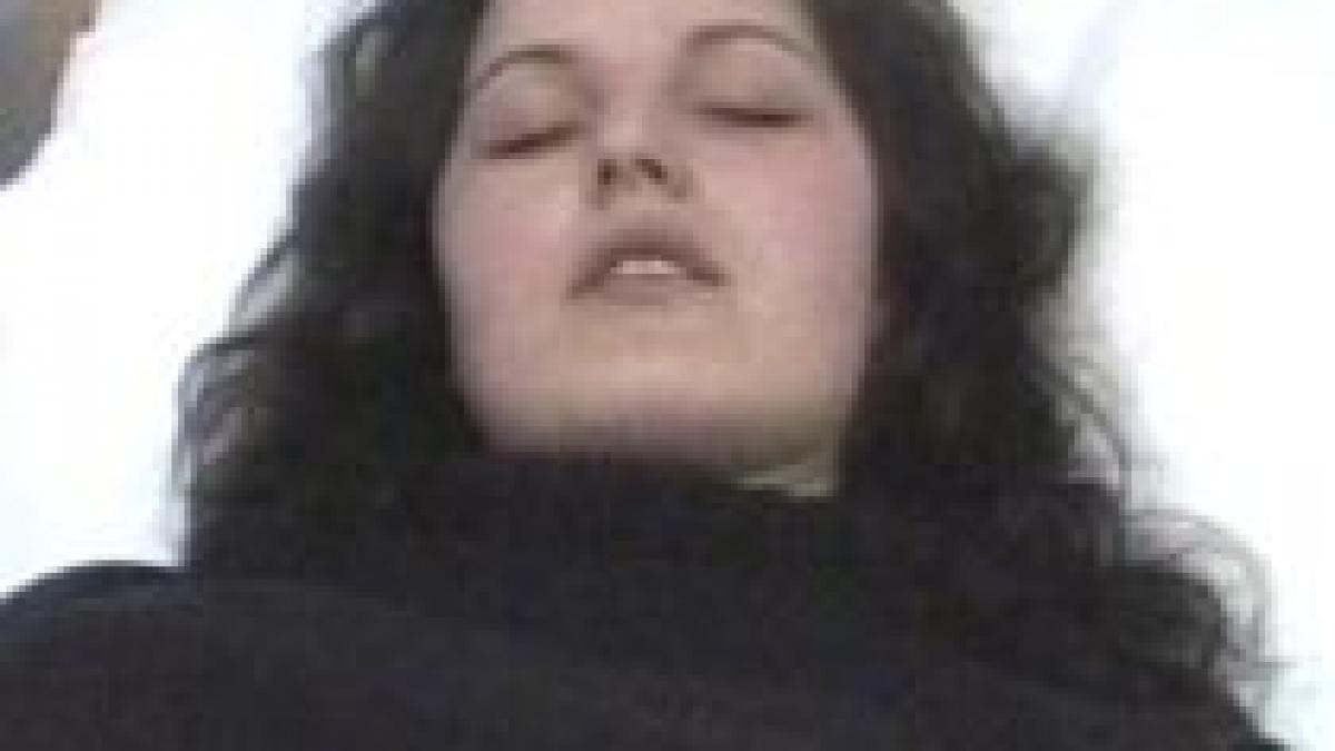 au ajuns la spital dupa ce s au ars cu vopsea de par video