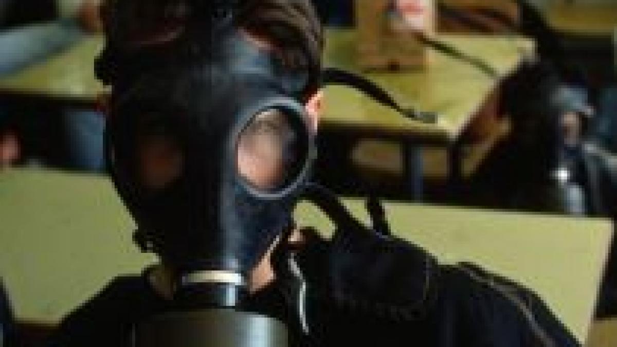 autoritatile israeliene au inceput sa distribuie masti de gaz populatiei