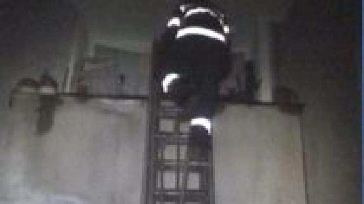 pompierii sperie o femeie care trebuia salvata video