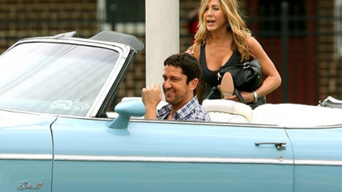 jennifer aniston inselata de iubitul ei gerald butler