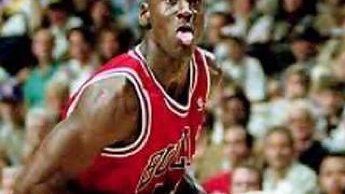 michael jordan revine in nba fostul jucator a cumparat echipa charlotte bobcats