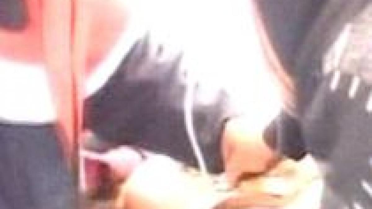 tragedie la voinesti un copil de 3 ani a murit inecat in beciul inundat al casei video