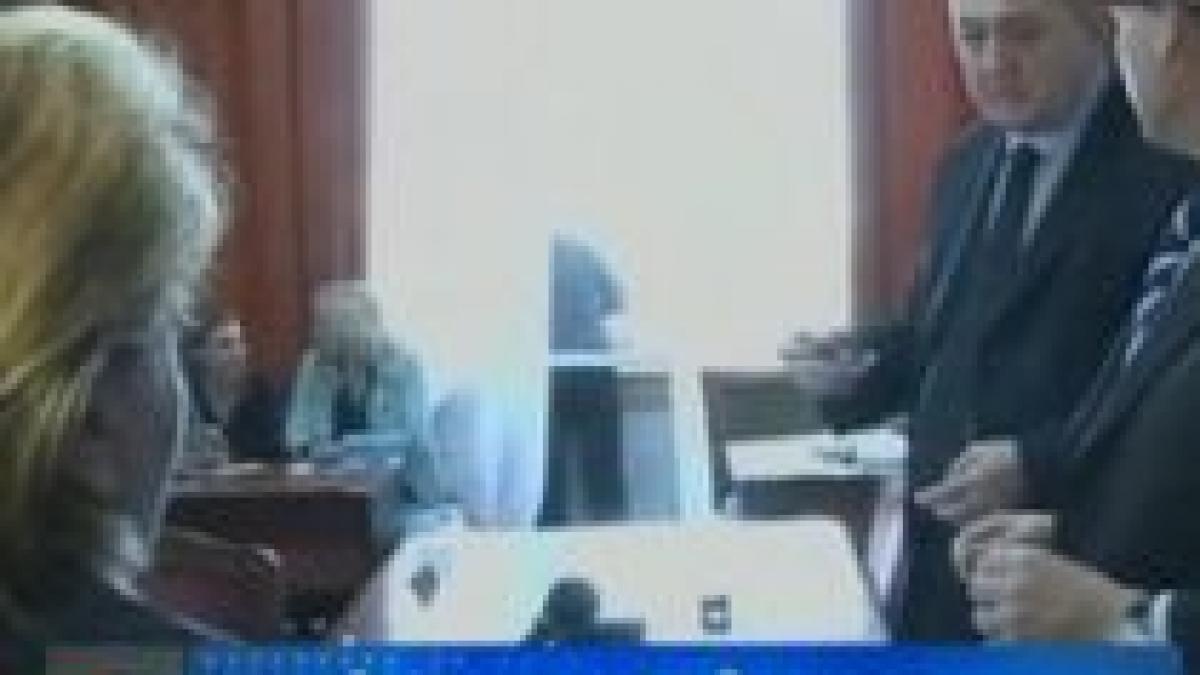 accesul interzis la dezbaterile comisiei de munca pentru mona pivniceru pentru ca nu a facut cerere