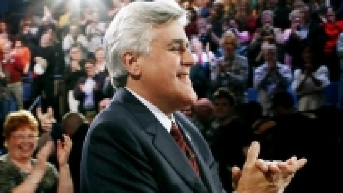 jay leno s a intors la the tonight show imagini de la prima editie video