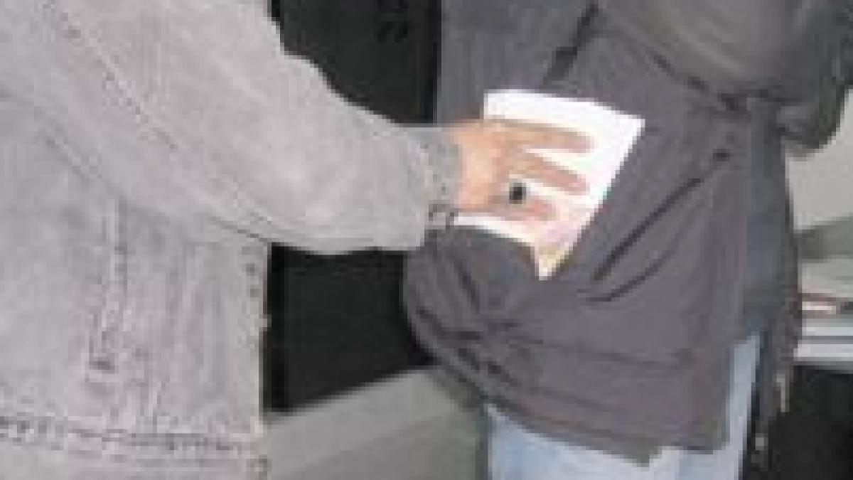 Bilanţ MAI pe 2009: Numărul tâlhăriilor mascate s-a dublat, corupţia internă a crescut (VIDEO)
