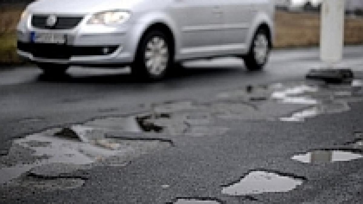 gropile din asfalt scoase la vanzare intr un oras din germania video