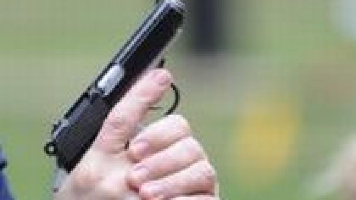 impuscaturi in trafic un tanar a fost ranit dupa ce un sofer a tras spre un alt conducator auto