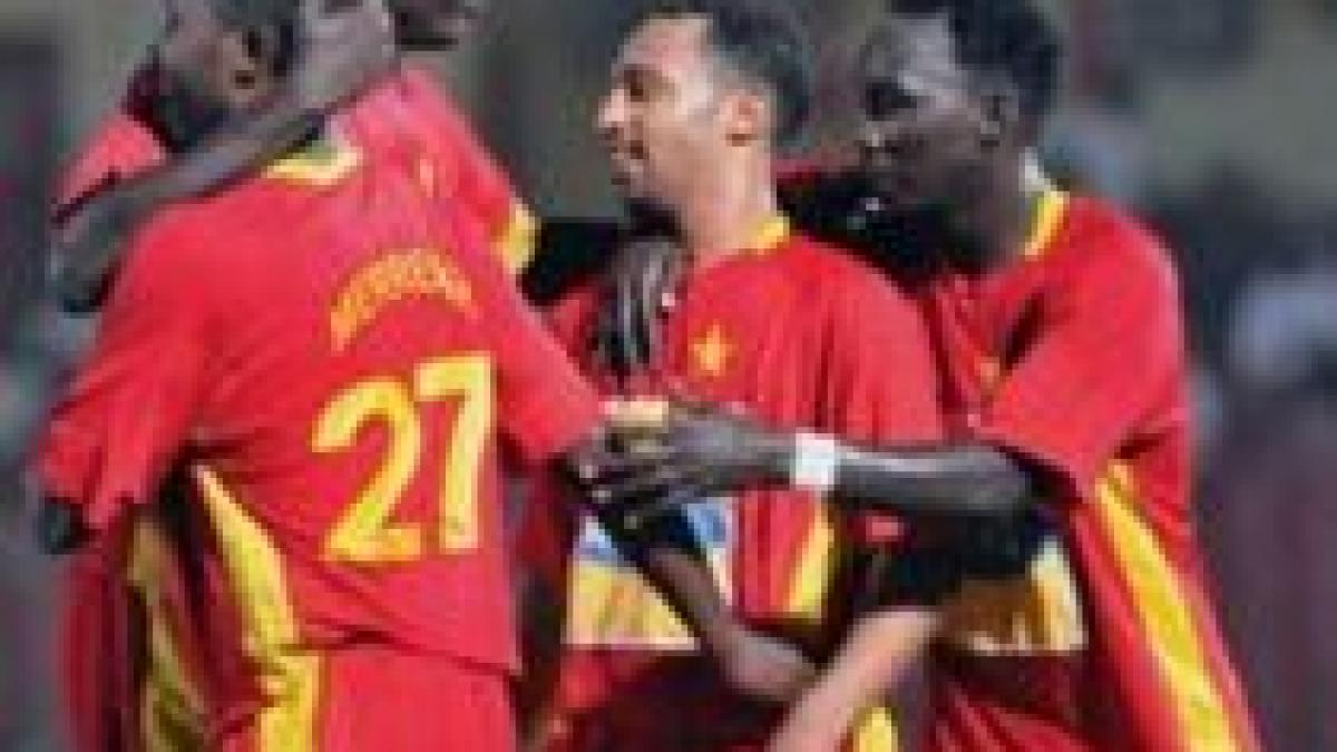 tragedie in sudan un nigerian a facut infarct pe teren si a murit video