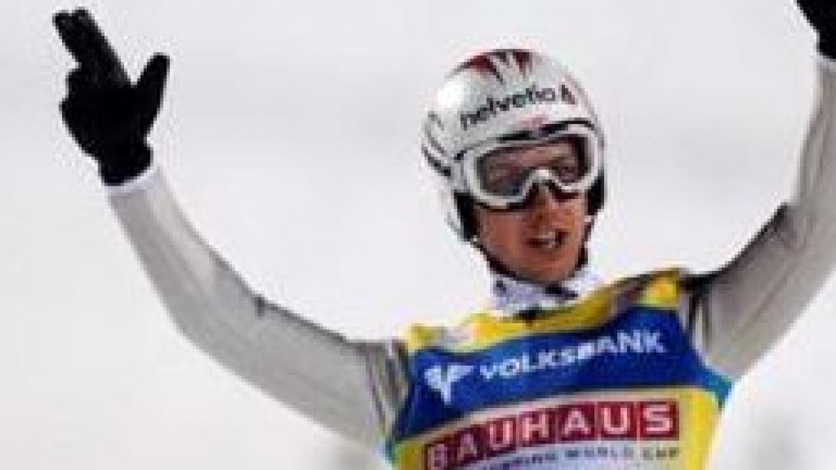 simon ammann continua sa impresioneze si dupa olimpiada victorie de etapa mondiala in finlanda