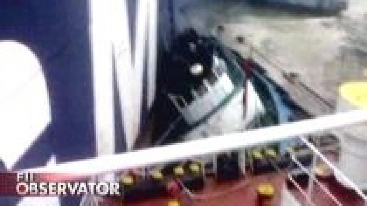 accident spectaculos in portul constanta remorcher lovit de o nava gigant video