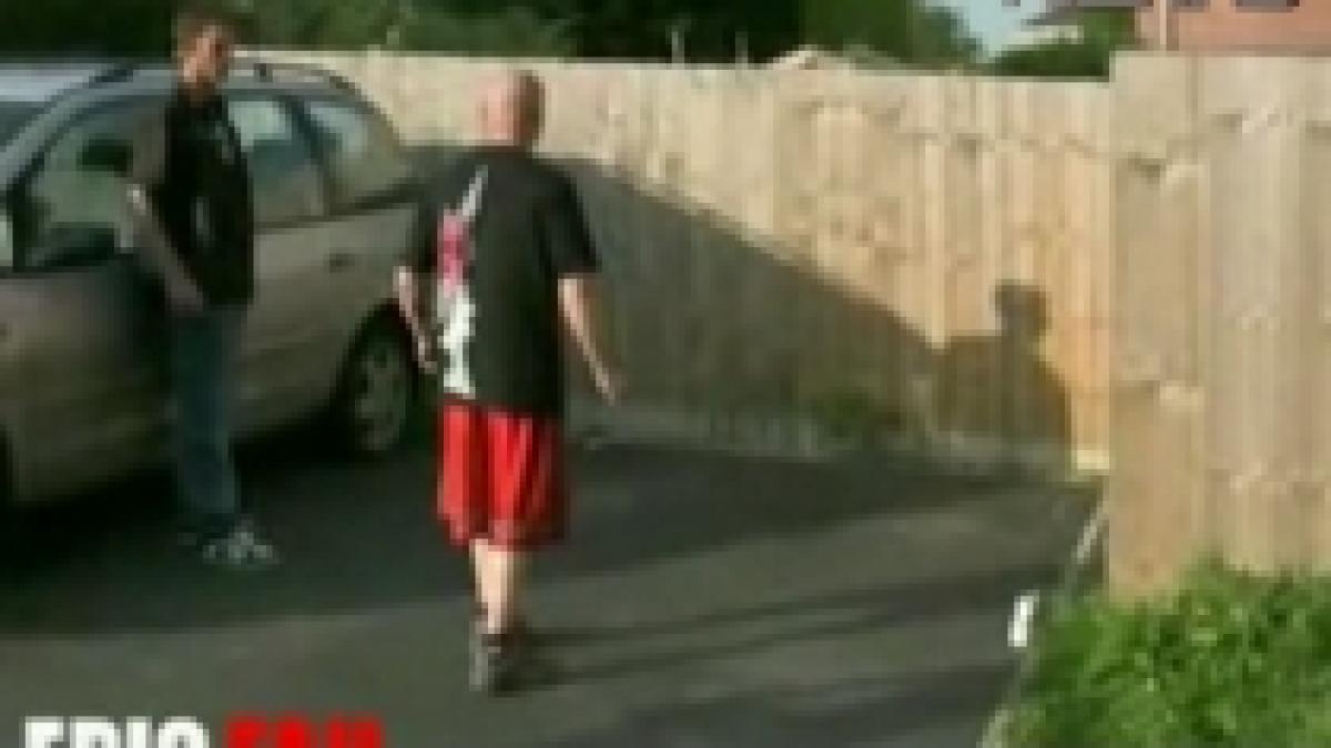 cum sa te faci de ras a incercat sa sara peste cap si s a lovit video