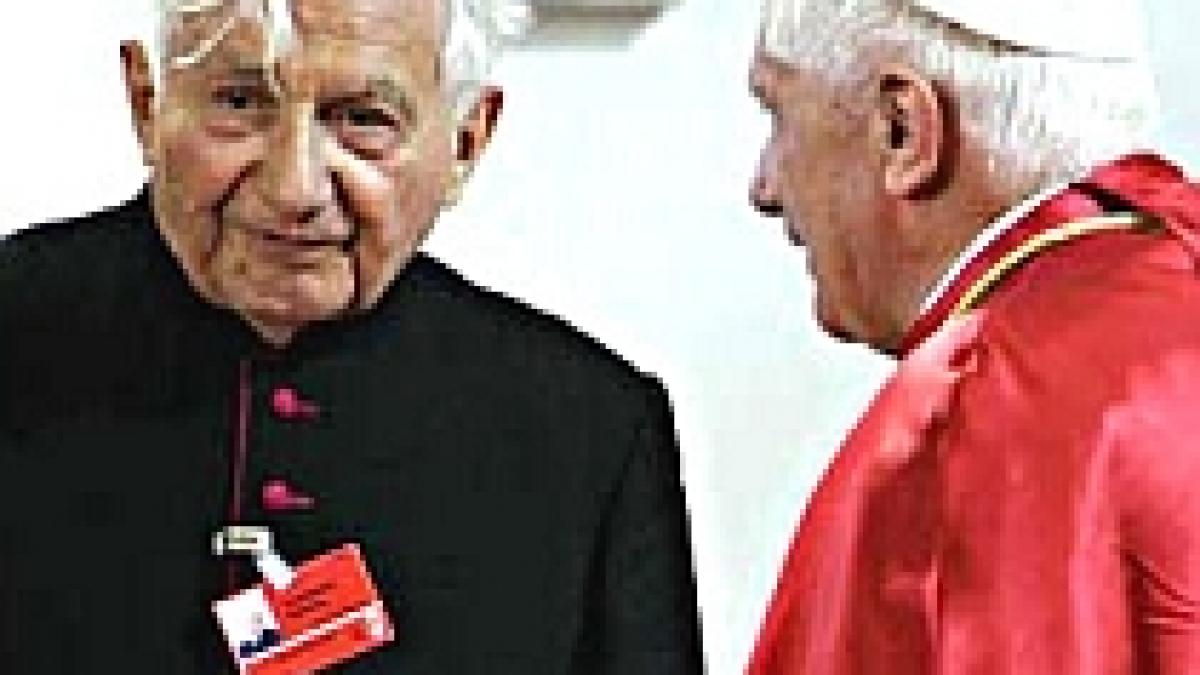 fratele papei admite ca a lovit elevii