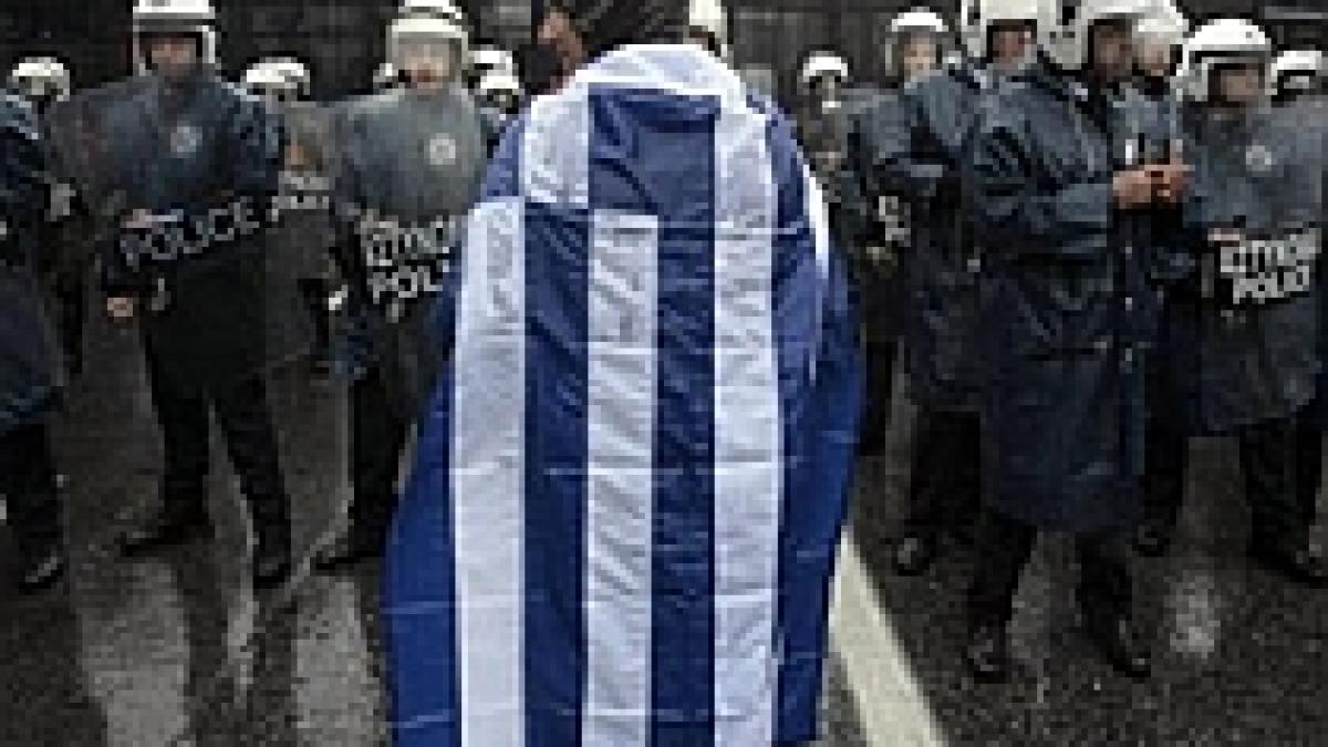 sectorul public si cel privat din grecia in conflict din cauza masurilor de austeritate