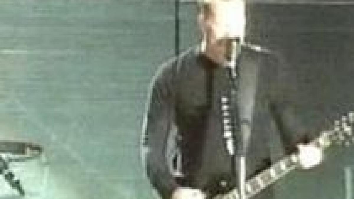 bataie intre fanii metallica si politisti in columbia video