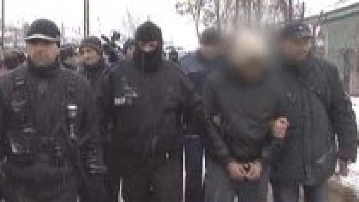 vaslui patru barbati acuzati de crima aproape de a fi linsati de 250 de oameni video