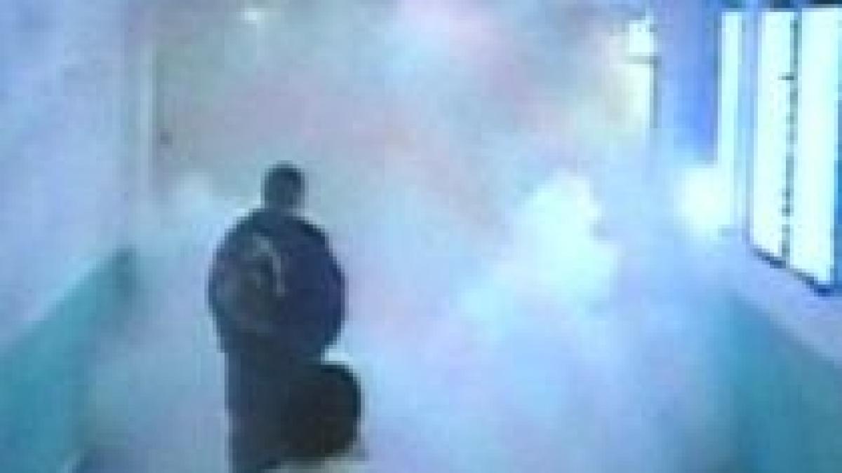 patru elevi din sua si au devastat liceul cu stingatoarele de incendiu video