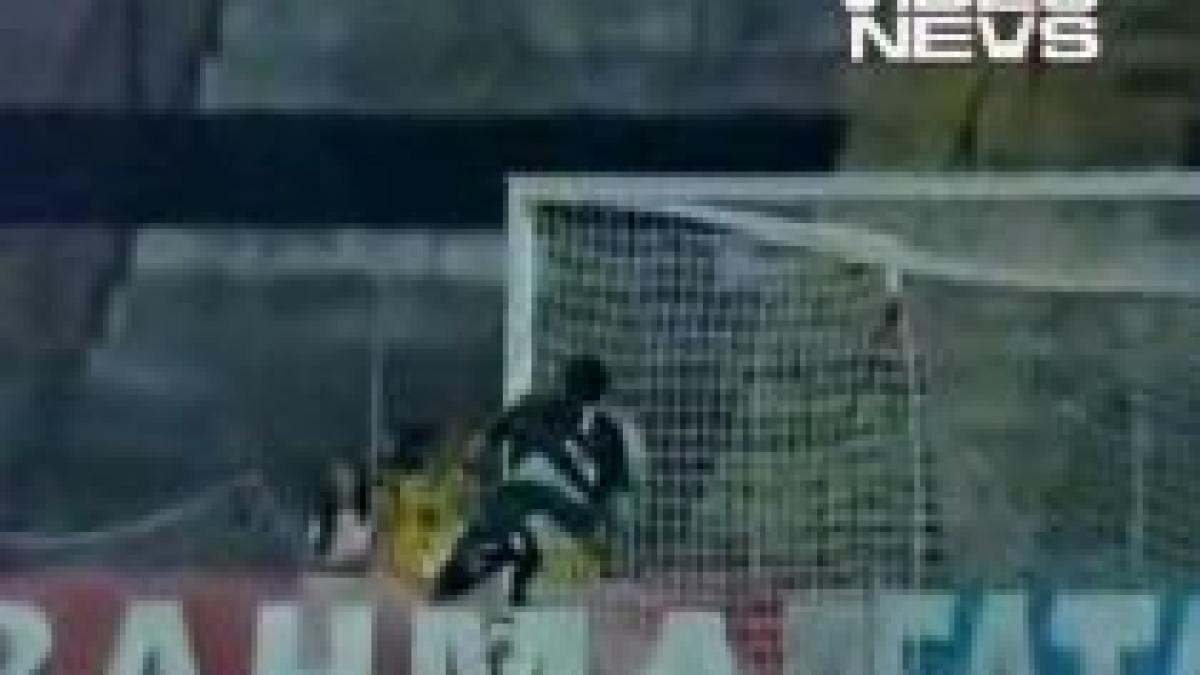 gol fabulos de la mijlocul terenului marcat de o echipa mediocra din brazilia video