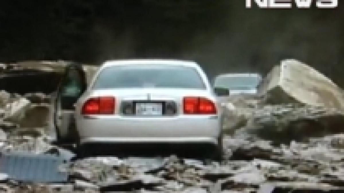 a intrat cu masina intr un morman de bolovani fara sa si dea seama video