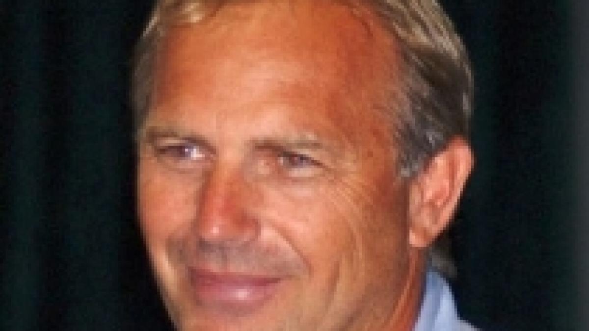 kevin costner tata pentru a saptea oara