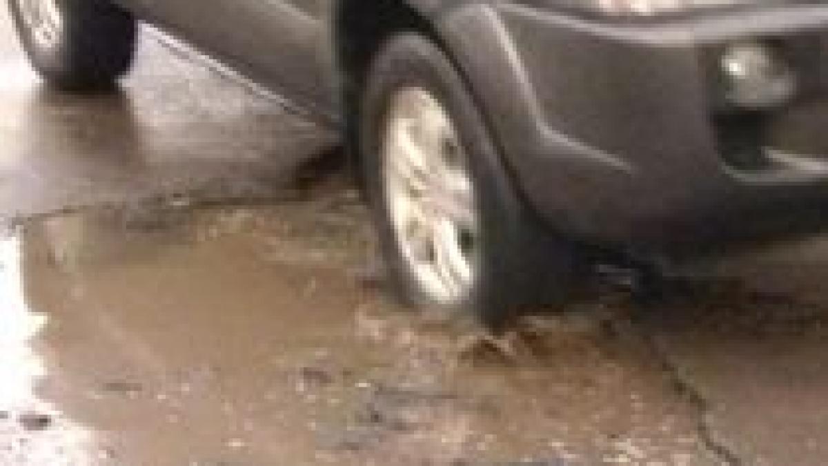 povestea gropilor dn1a plin de cratere si nereparat din 2007 video