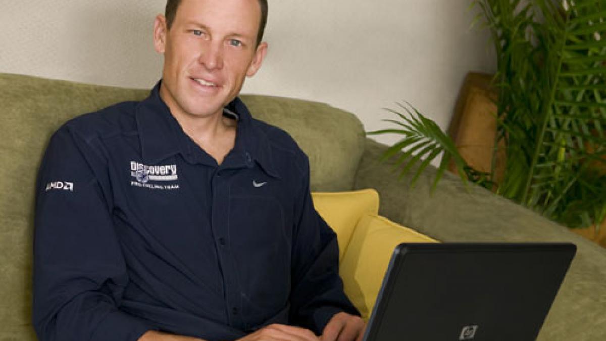 un comentator radio indeamna soferii sa dea cu masinile peste ciclisti lance armstrong e un idiot