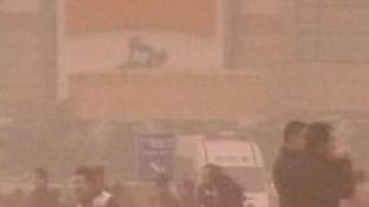 capitala chinei maturata de o puternica furtuna de nisip video