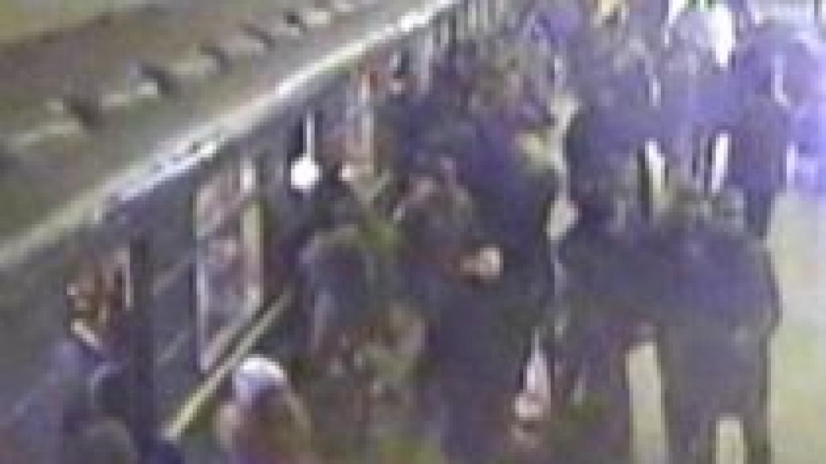 un politist moscovit a impuscat trei oameni la metrou video