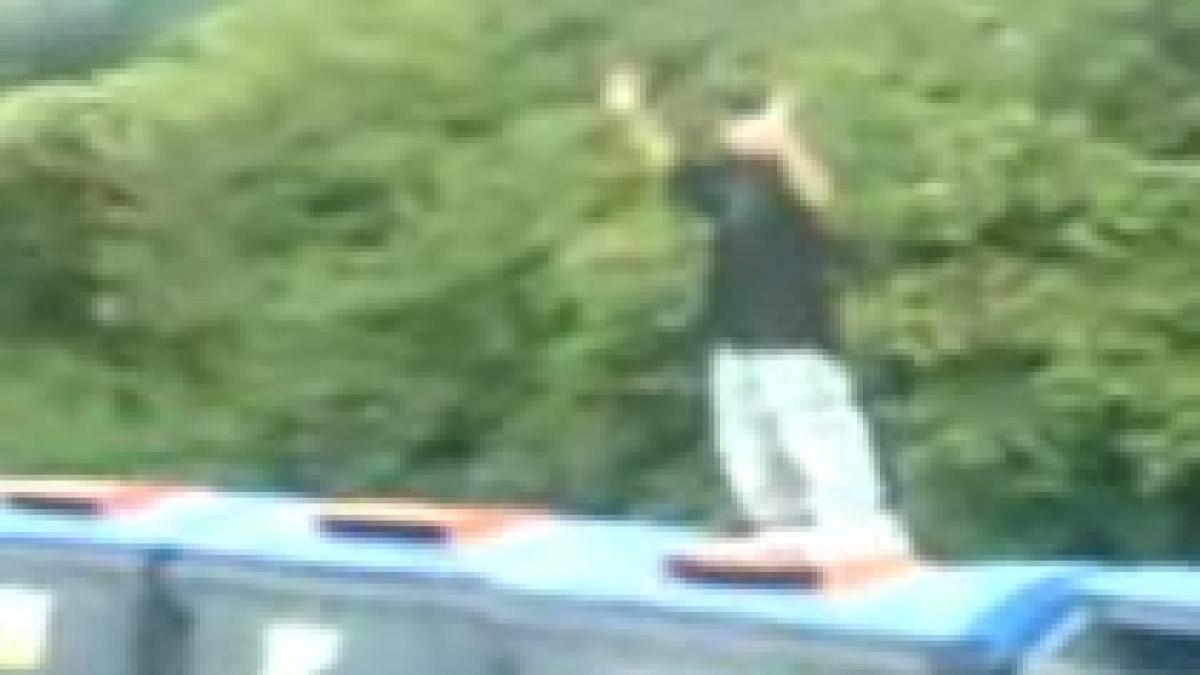 a ajuns la gunoi pentru ca a vrut sa se distreze video