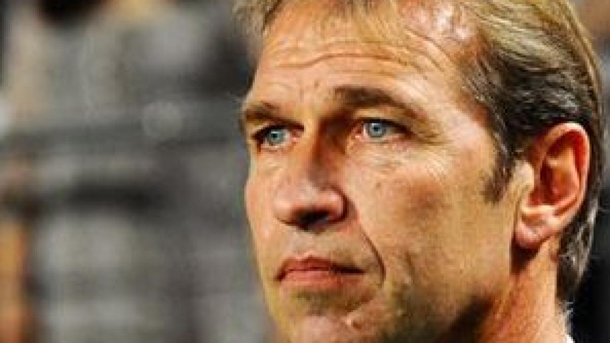 pim verbeek va parasi nationala australiei dupa cupa mondiala din 2010