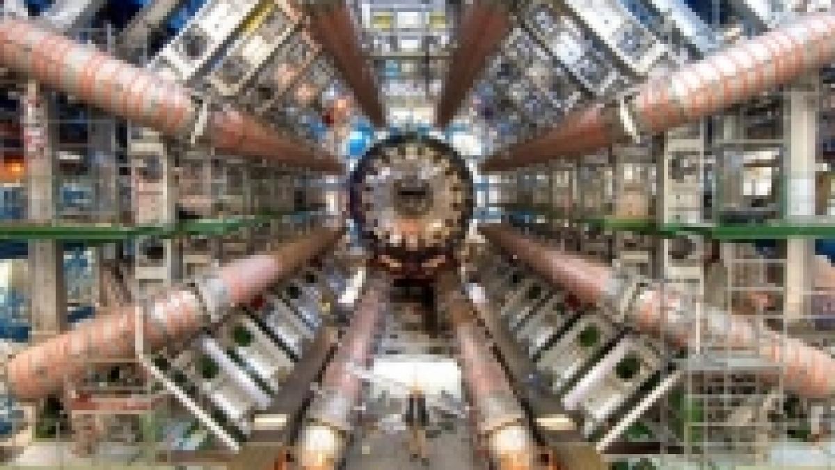 cercetatorii cern vor incerca sa recreeze big bang ul in acceleratorul de particule pe 30 martie