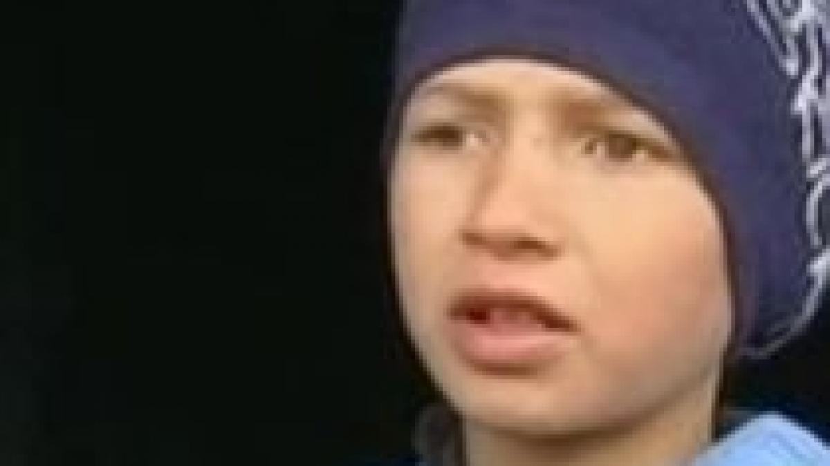 erou la 11 ani un copil a salvat o fetita de 9 luni dintr un incendiu video