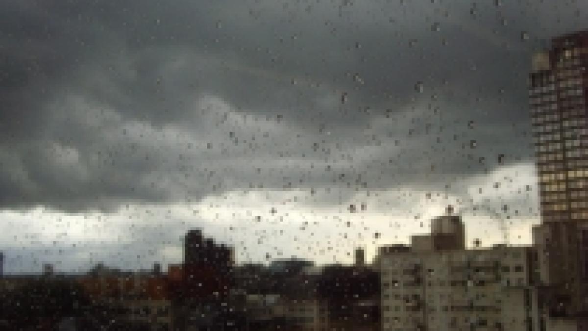 ploi si cer noros in majoritatea regiunilor tarii vezi prognoza meteo pentru urmatoarele zile