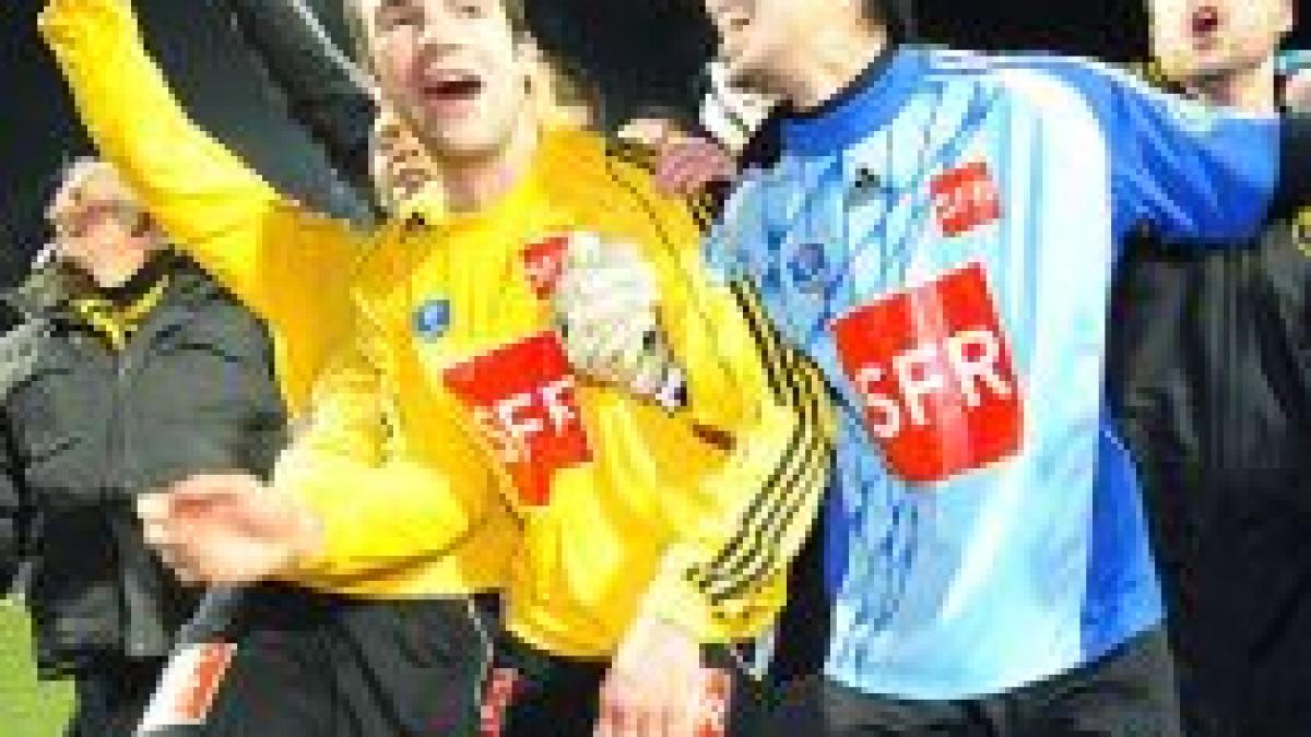 amatorii de la quevilly mai fac o victima si ajung in semifinalele cupei frantei video