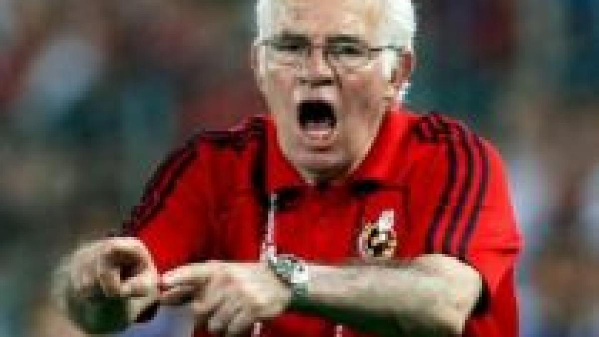 luis aragones preia sevilla la 71 de ani la nici o zi dupa demiterea lui jimenez