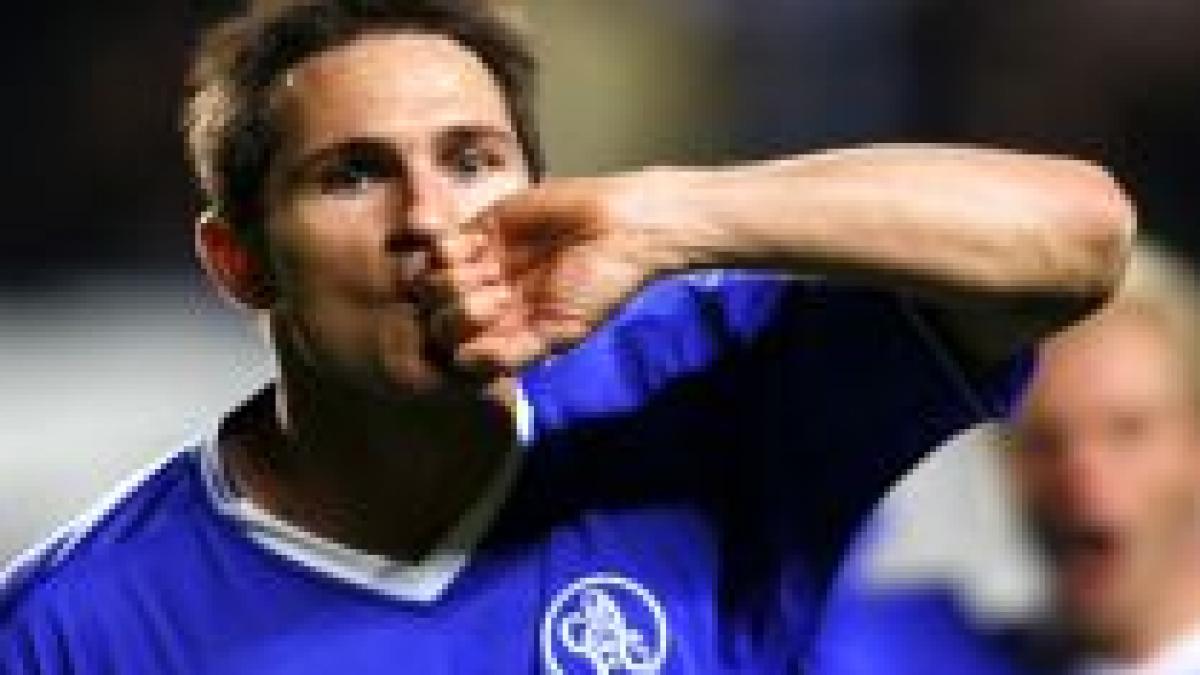 lampard inscrie patru goluri in chelsea aston villa 7 1 arsenal se impiedica in ultimul minut video