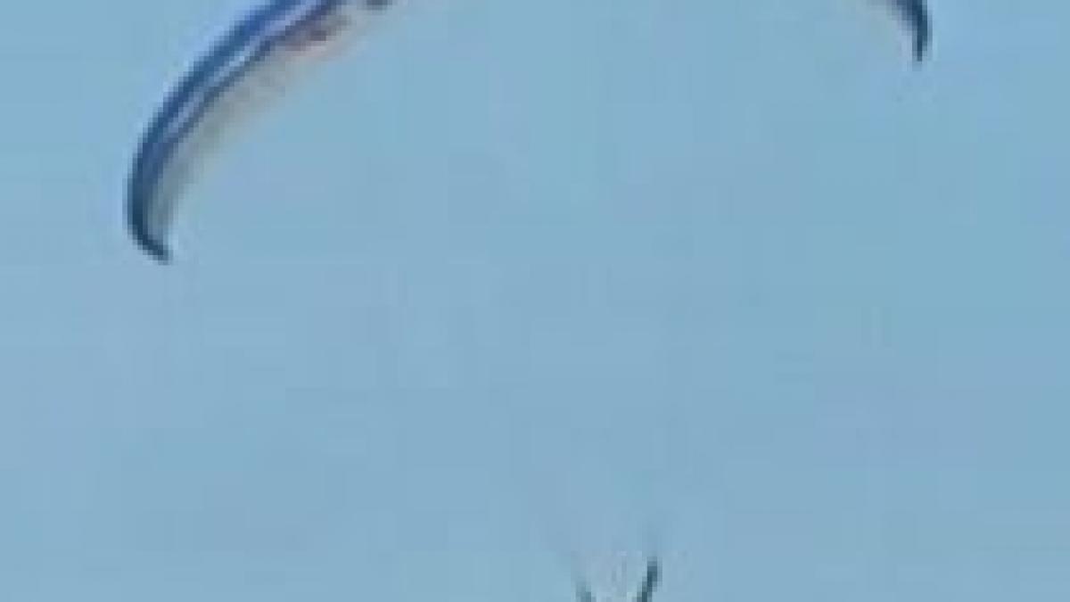 un barbat a ajuns la spital dupa ce a cazut din parapanta video