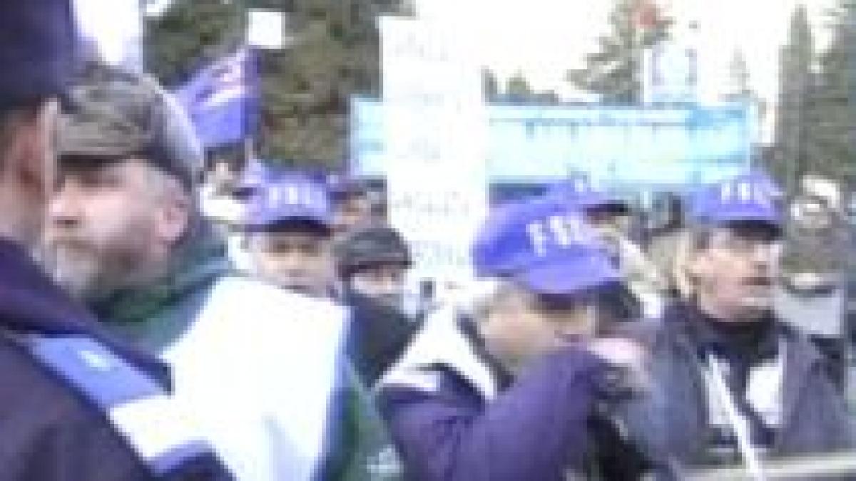 legea educatiei dezbatuta de guvernanti si sindicalisti liberalii si social democratii nu participa