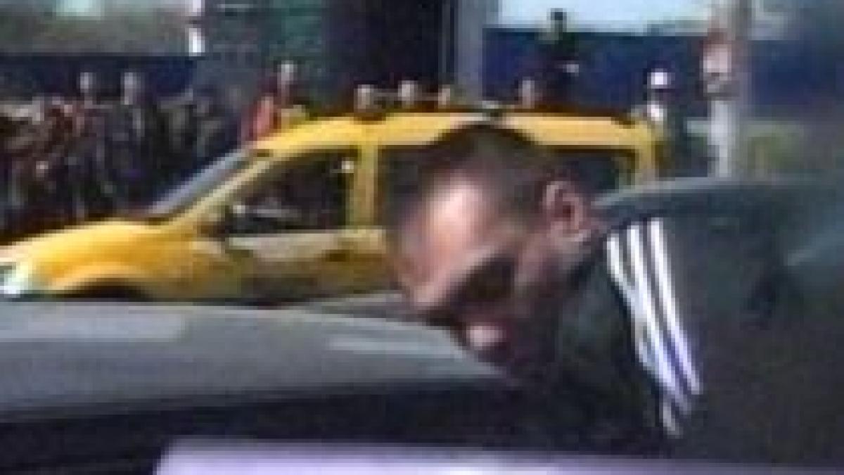 impuscaturi langa un mall din bucuresti politistii au prins trei spargatori de case video