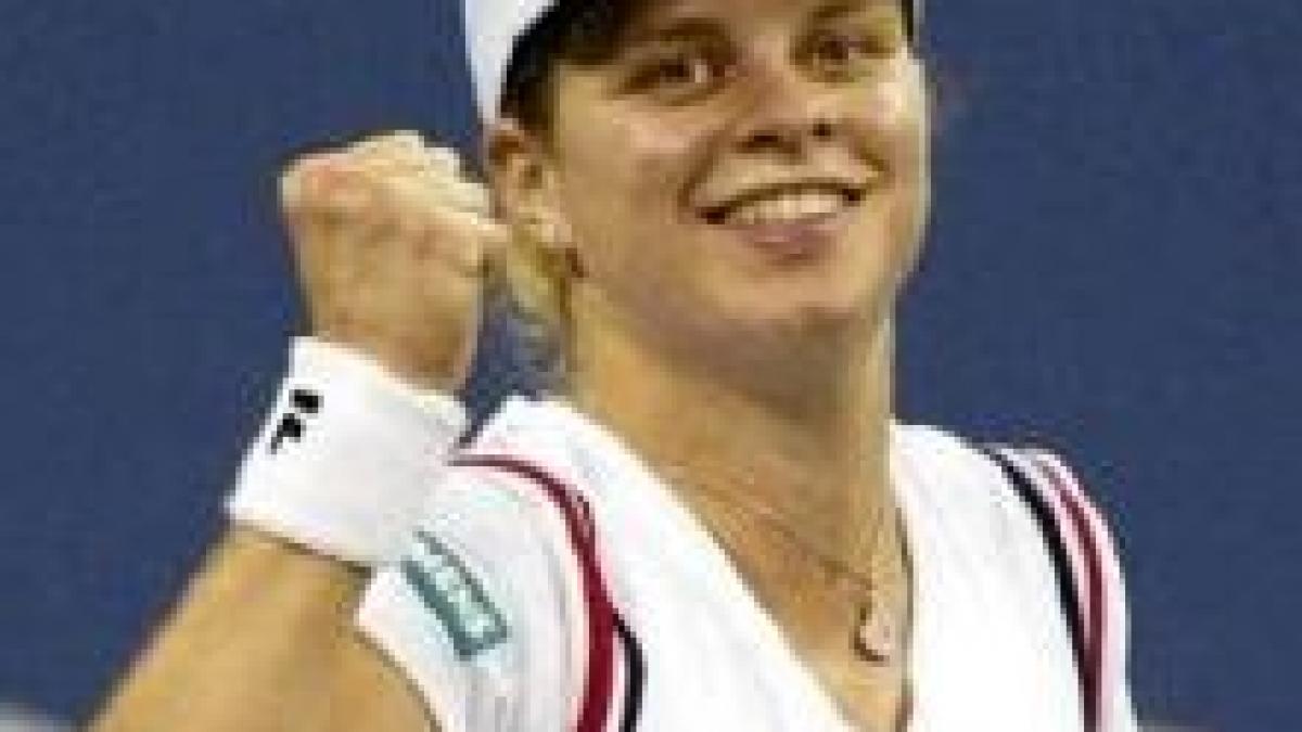 kim clijsters trece de henin in duelul belgienelor la miami si va juca finala cu venus williams