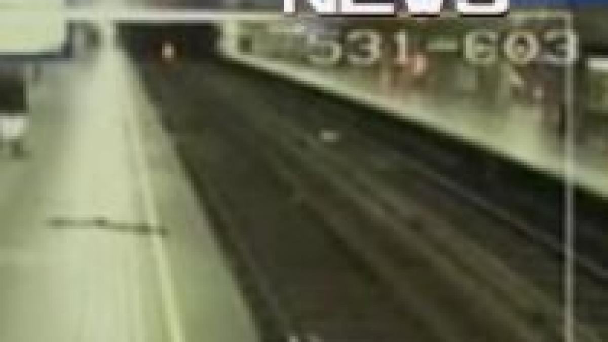 imagini socante student bulgar batut cu salbaticie si aruncat pe sinele metroului din belgia video