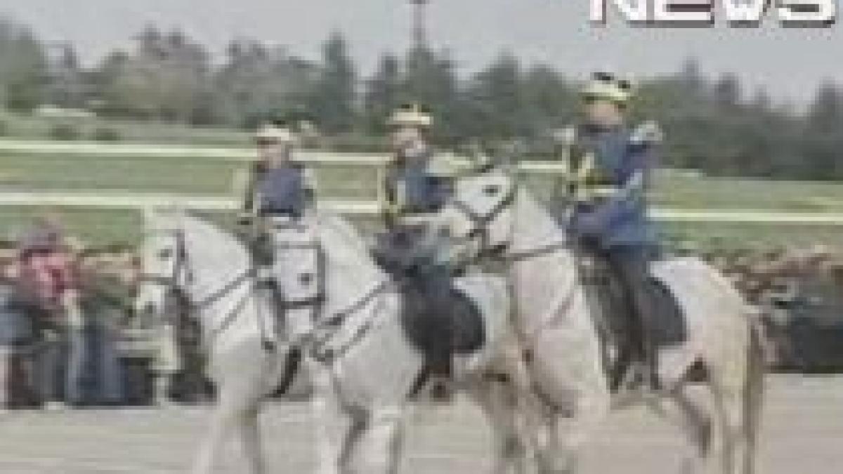 sute de bucuresteni au participat la prima parada de dupa revolutie a jandarmeriei video