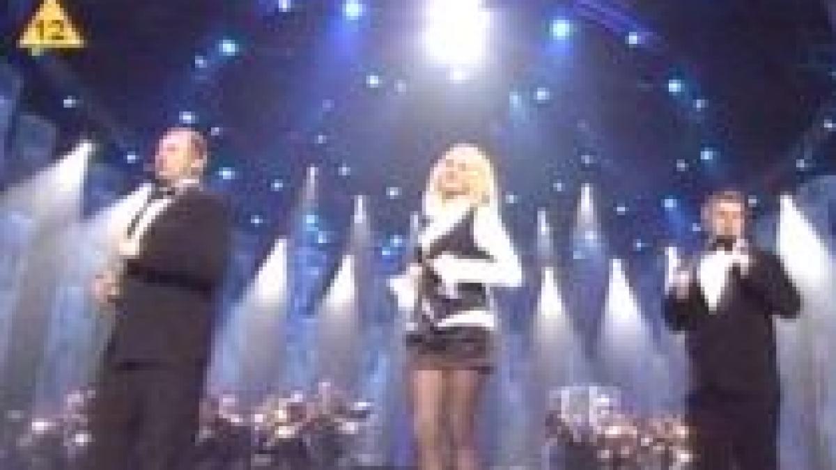 hit uri moderne adaptate la spectacolele de opera video