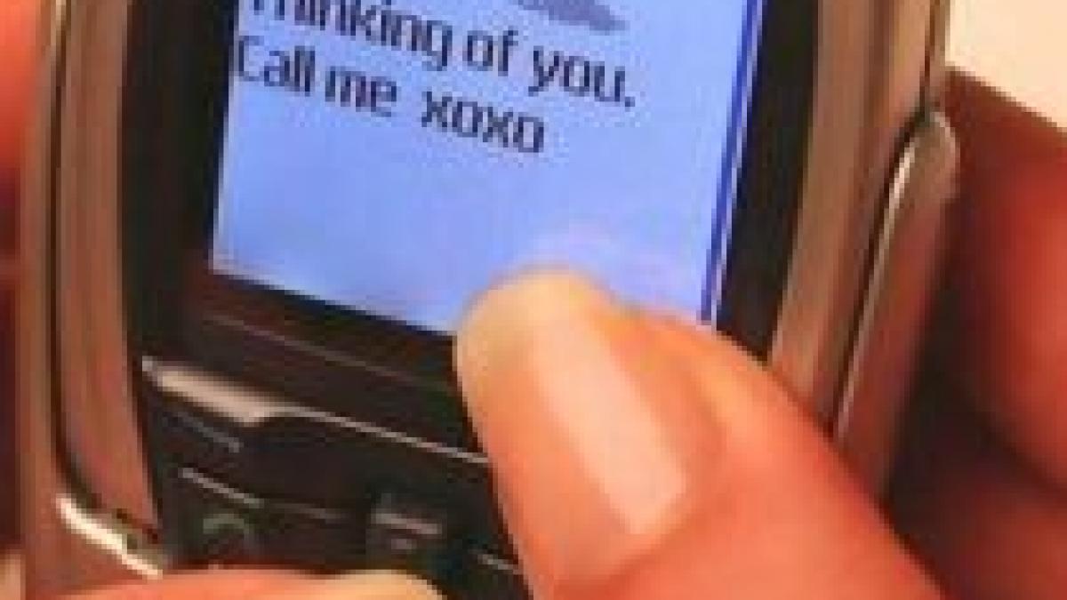 pastele prin sms vezi ce mesaje trasnite si au trimis romanii de iepuras