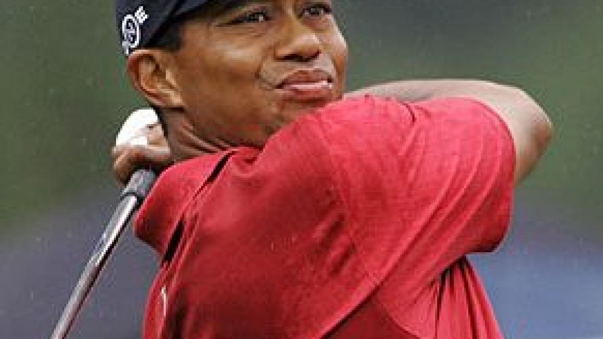 tiger woods a revenit la antrenamente si a avut parte de o primire incredibila din partea fanilor